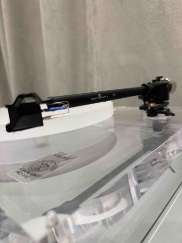 Picture of Goldnote Valore 425 Plus Acrylic turntable and B-5 tonearm, ex-demo thumb