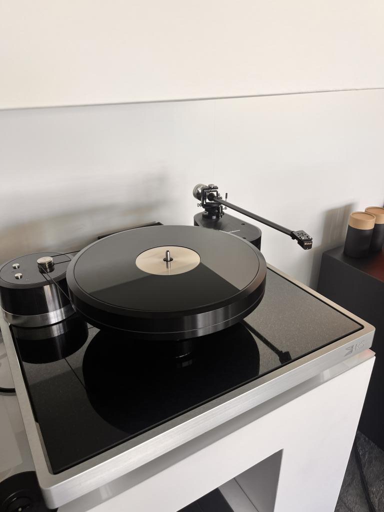 Picture of Brinkmann Audio Spyder 1-arm + 12.0 Tone Arm, used