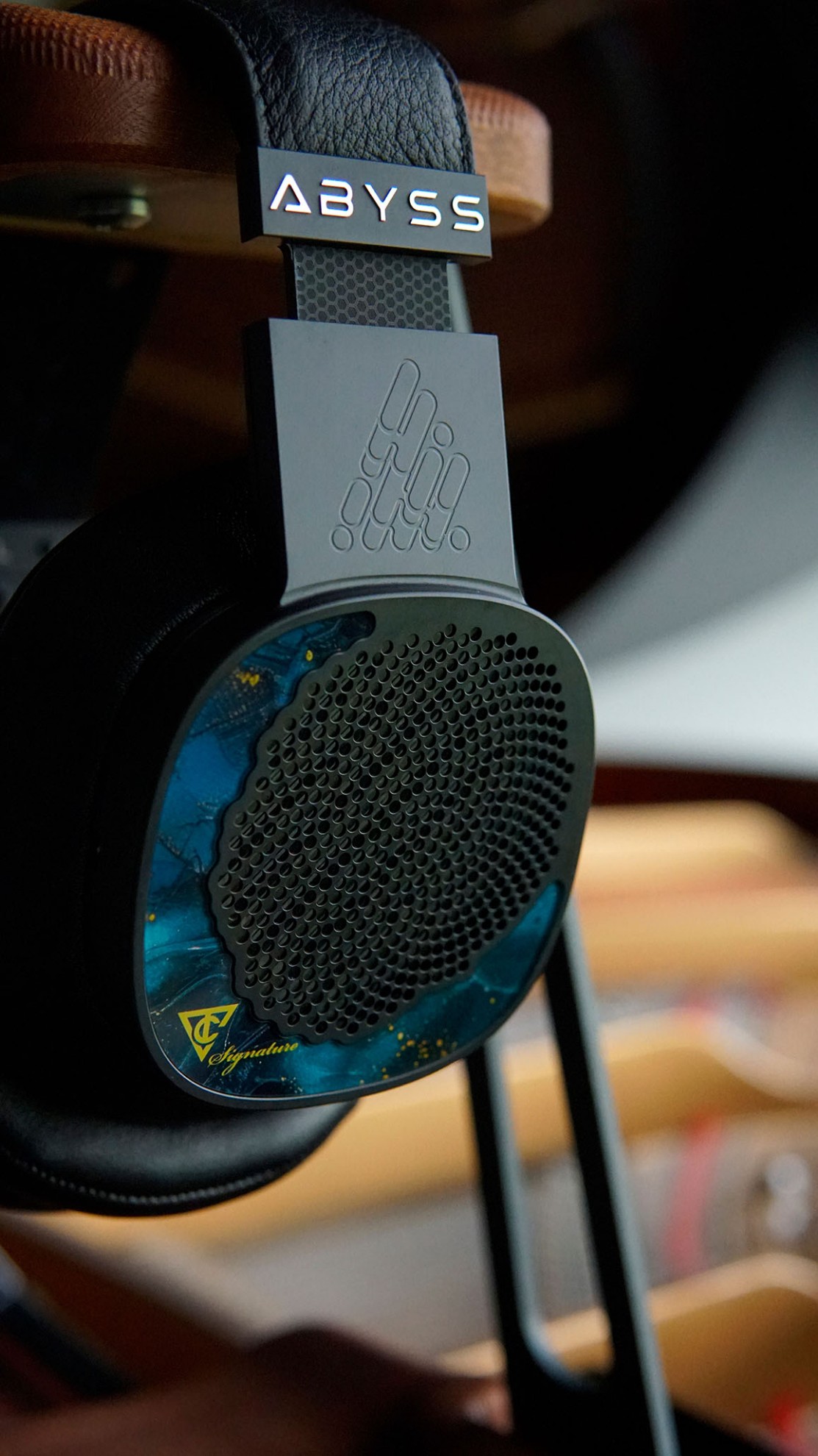 Picture of NEW! ABYSS Diana TC Signature Audiophile Headphone Standard