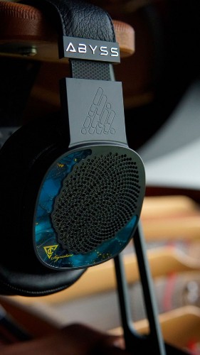 Picture of NEW! ABYSS Diana TC Signature Audiophile Headphone Standard thumb