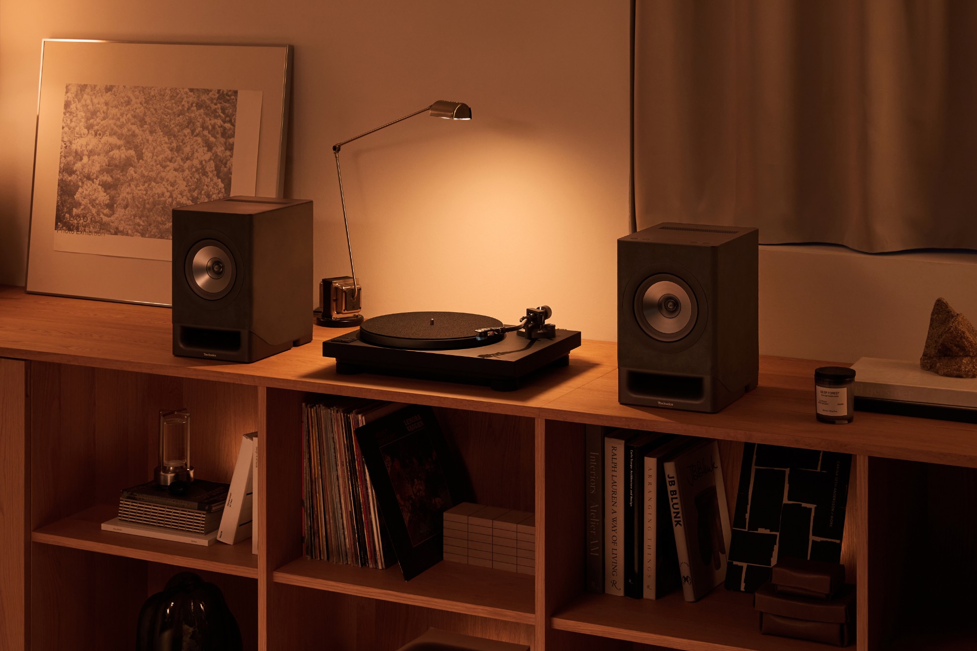 Picture of SL-40CBT Direct Drive Turntable System
