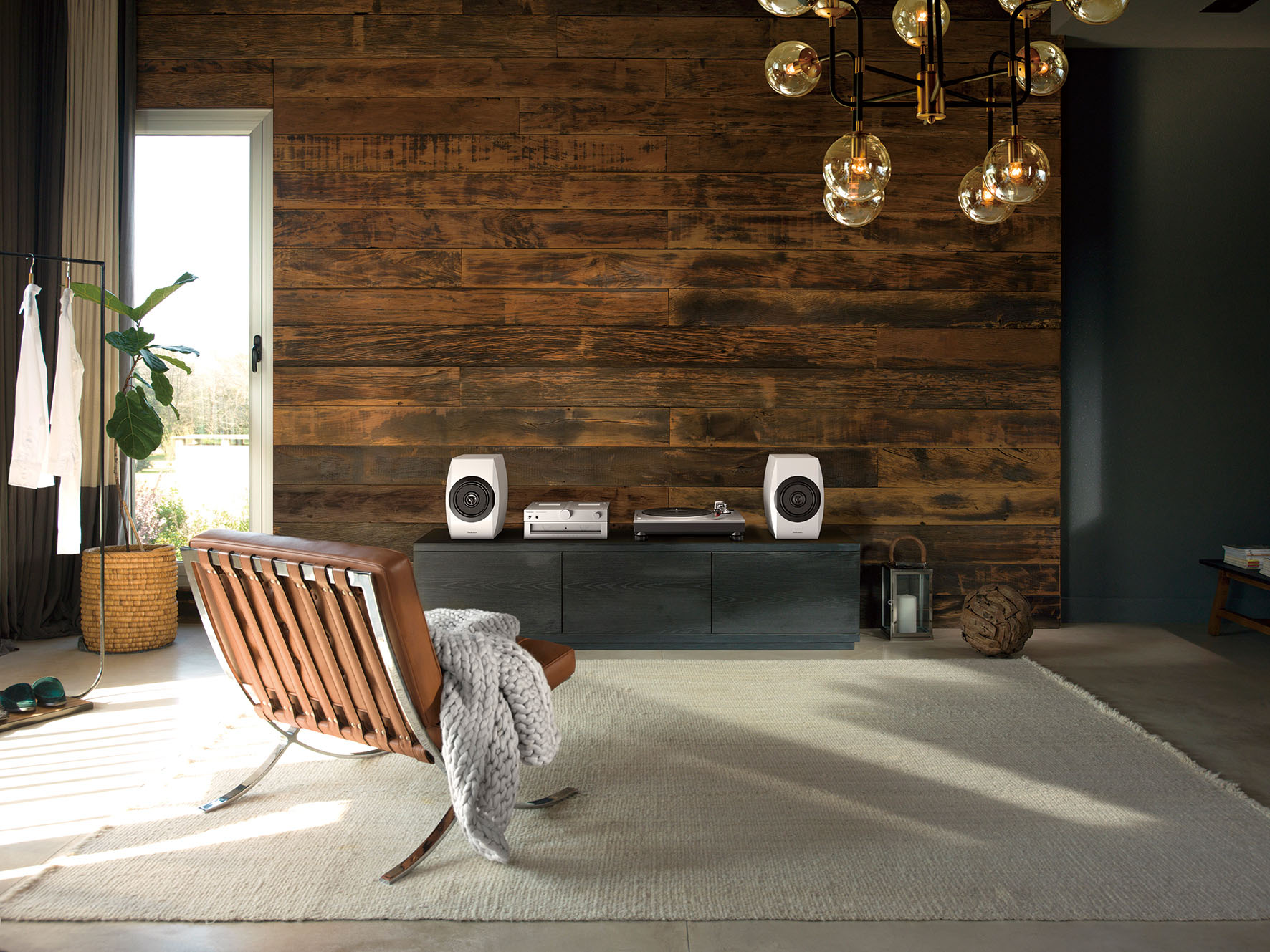 Picture of SL-1500C Direct Drive Turntable System