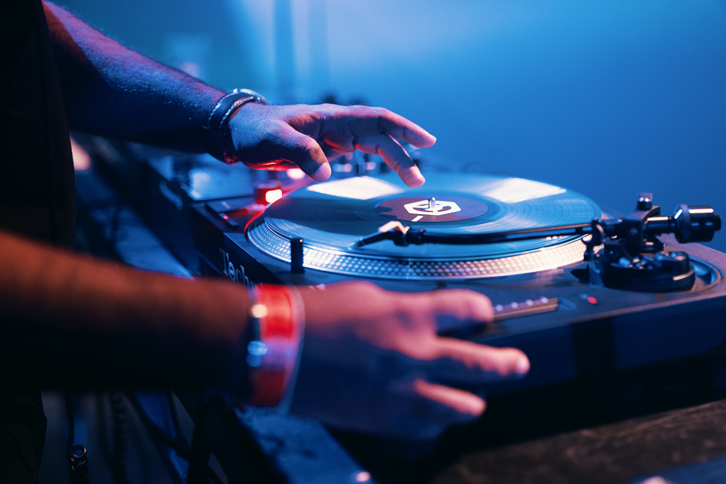 Picture of SL-1200MK7 Direct Drive DJ Turntable System