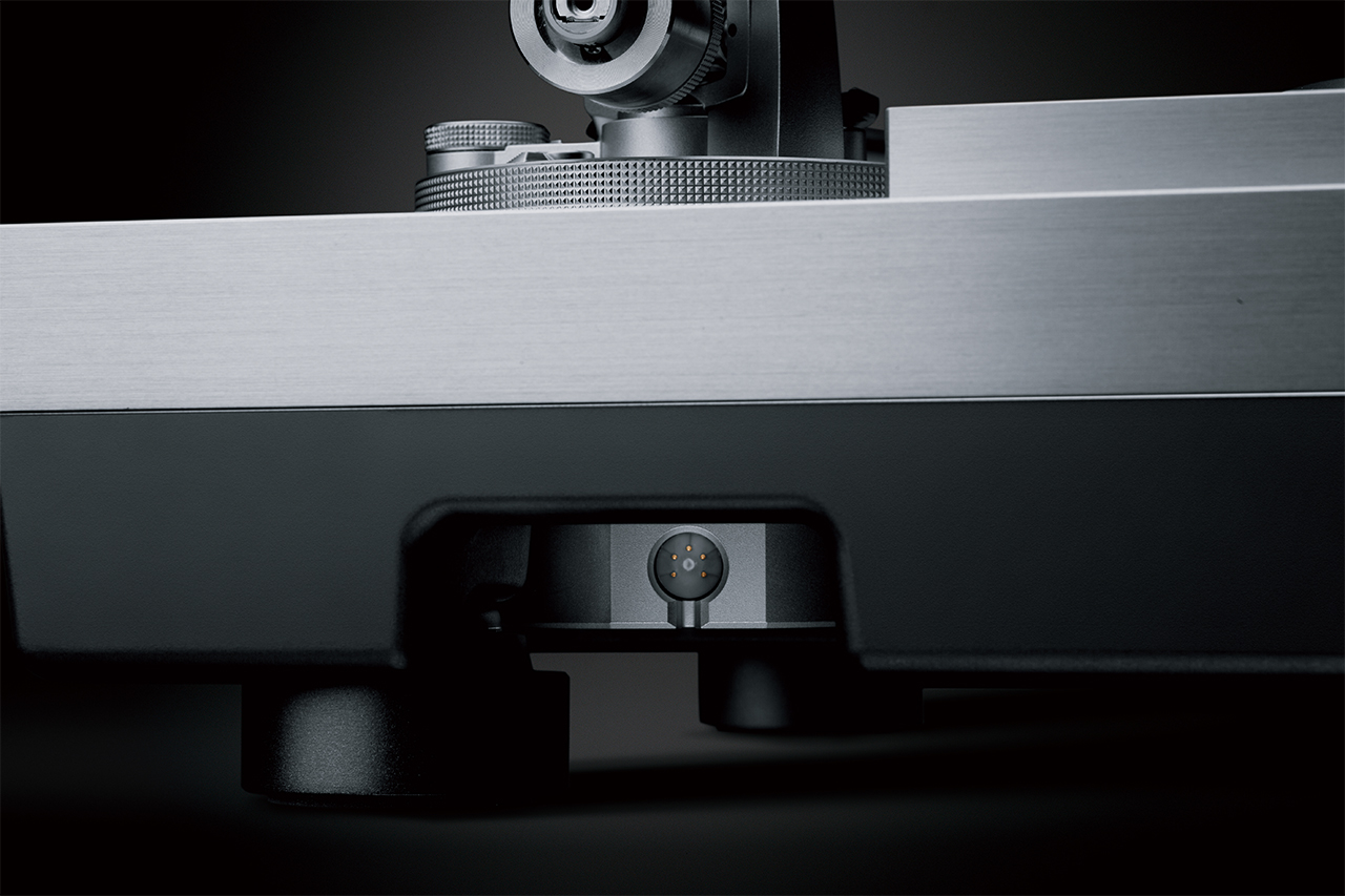 Picture of SL-1000R Reference Class Direct Drive Turntable System